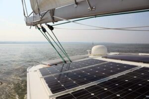 solar-panels-on-yacht